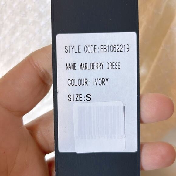 Elliatt White Midi Dress - Picture 15 of 15